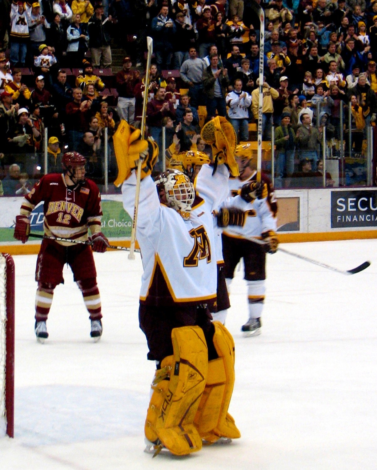 Minnesota Golden Gopher Hockey Goalie Celebration 5 x 7