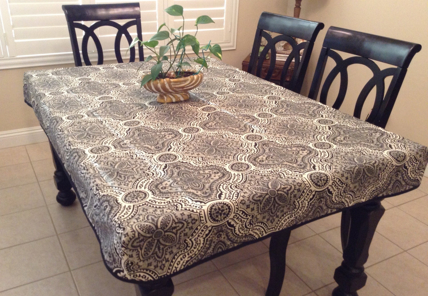 dining room fitted tablecloths