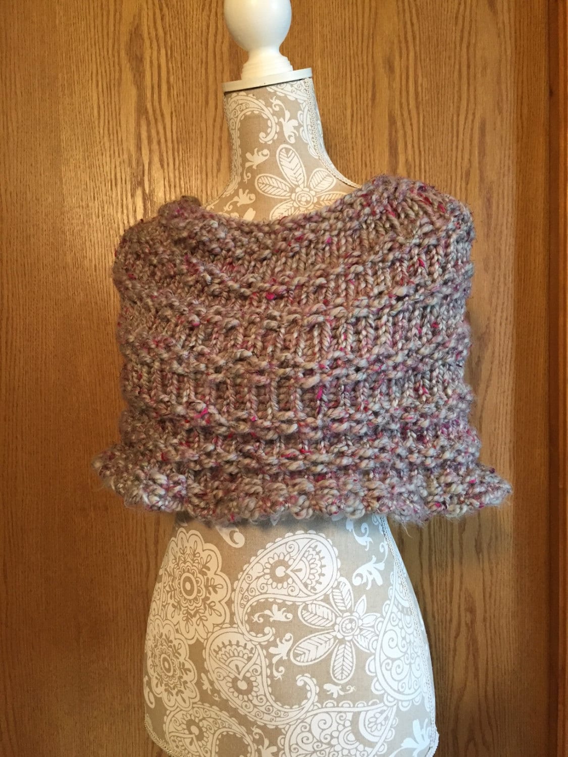 Simple Capelet a loom knit pattern