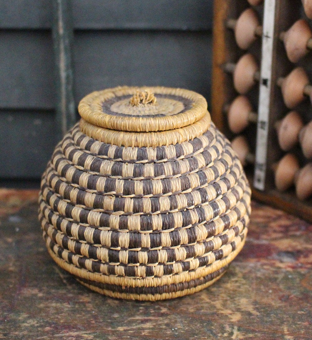 Tightly woven ethnic basket with lid Small