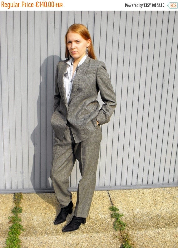 olive green women suit
