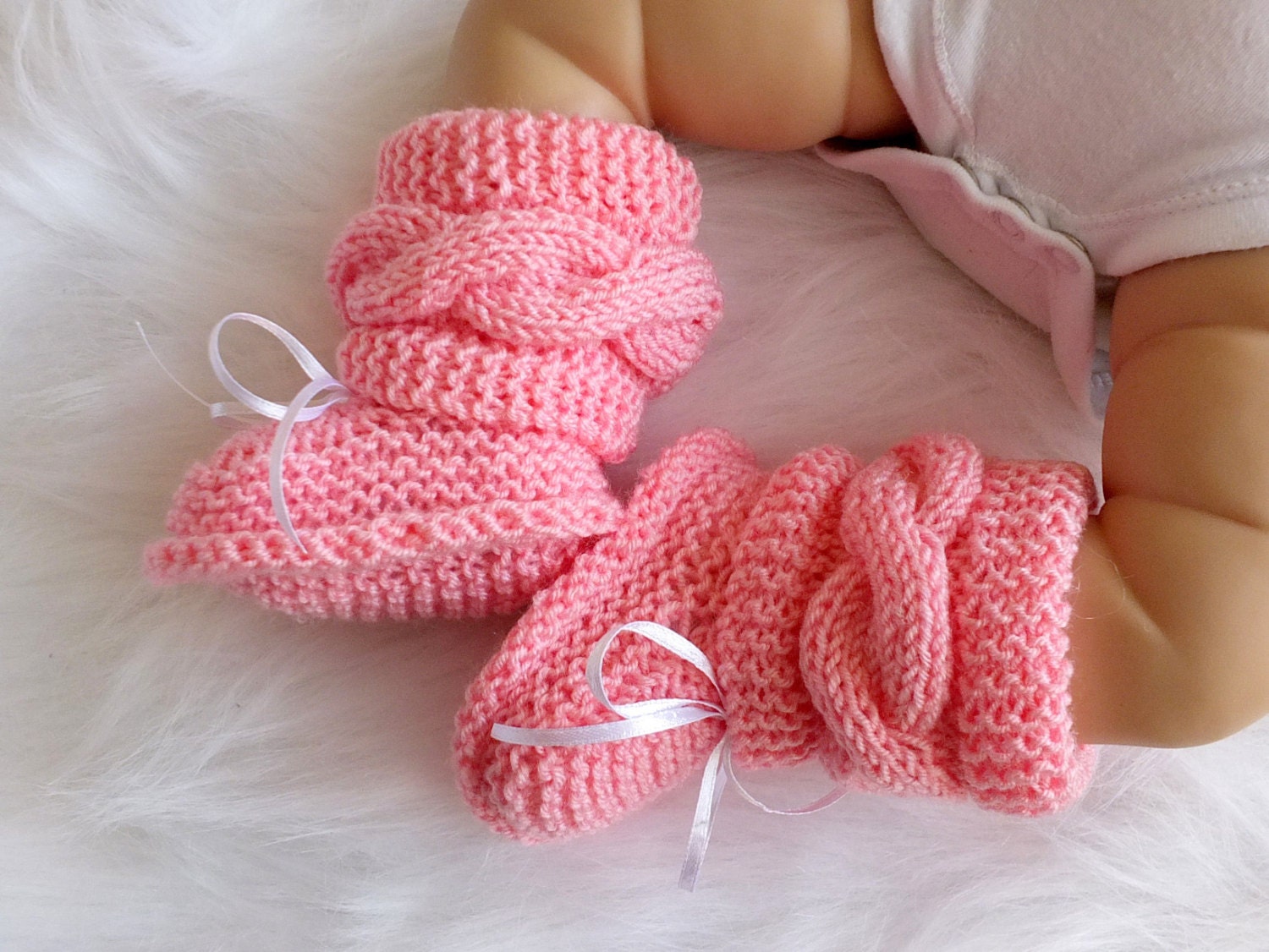 Hand knit pink Baby girl booties Pink booties Newborn girl