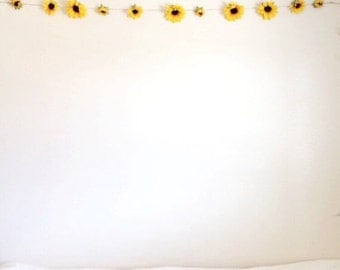 Summery Sunflower Garland / College Room Decor / High Quality Silk Sunflowers / Large Sunflowers / Summer Photoshoot / Sunflower Chain