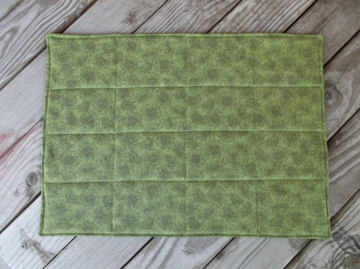 Green daisy fabric placemats quilted placemats by 3Jenerations