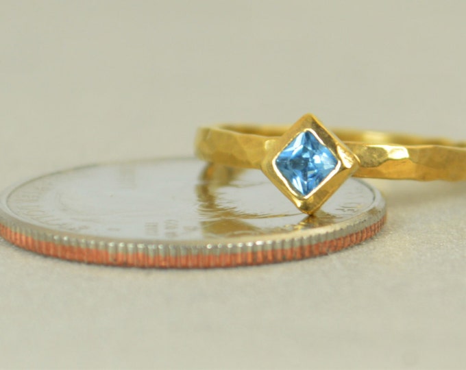 Square Aquamarine Ring, Aquamarine Gold Ring, March Birthstone Ring, Square Stone Mothers Ring, Square Stone Ring, Aquamarine Ring