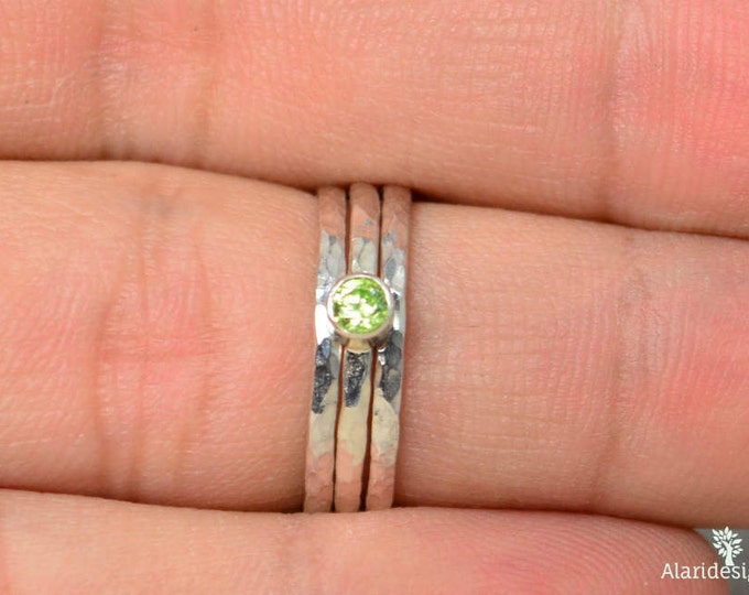 Classic Sterling Silver Peridot Ring, 3mm Silver solitaire, Green Ring, Silver jewelry, August Birthstone, Mothers RIng, Silver band