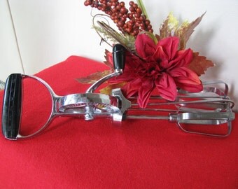 Vintage Hand Beater with Bakelite handles