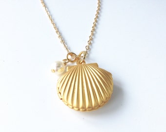 little mermaid necklace, sea shell necklace, shell locket, mermaid jewelry,gold mermaid necklace, secret message locket, Ariel Necklace
