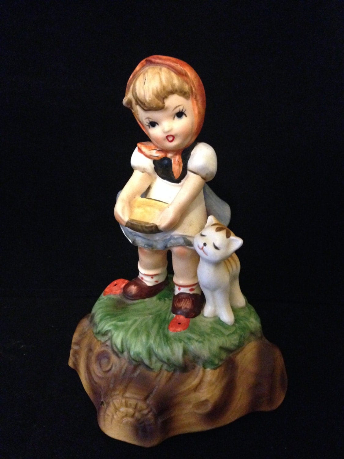 Hummel Music Box Curio Display Girl with Kitten Collectible