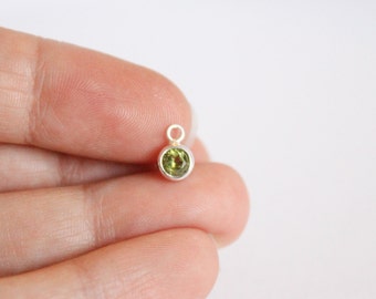 4mm Peridot Charm - Sterling Silver Charm - 5.4mm x 8.6mm - Gemstone Bezel Charm Tiny Green Silver Pendant Findings Birthstone / SS-GC009