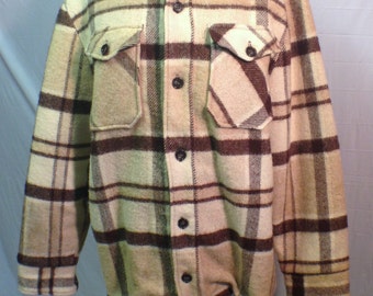 Items similar to Red Vintage Woolrich Woman Coat Plaid Wool Lined