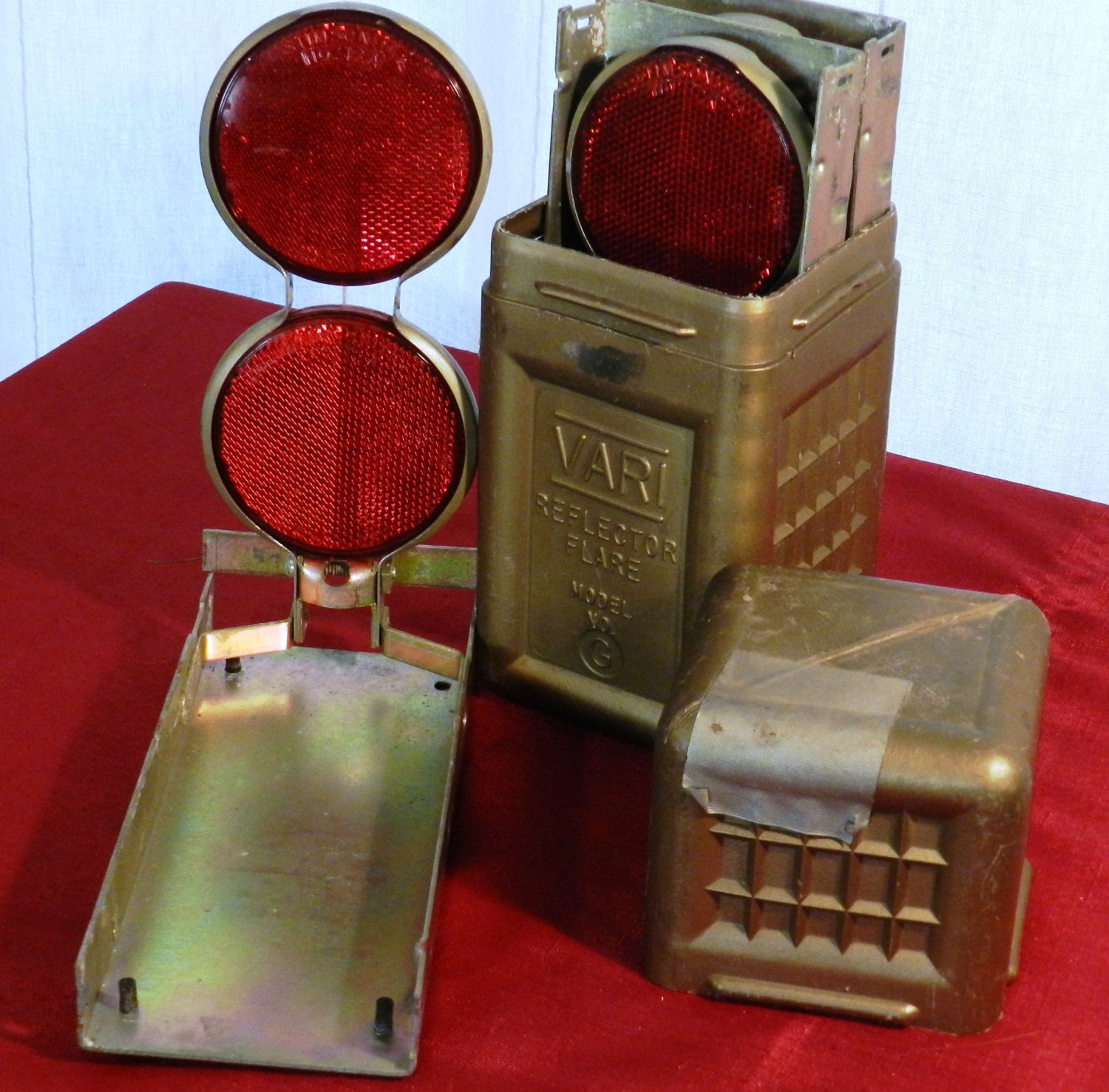 Vintage Vari Reflector Flare Model No. G 3 Reflectors in