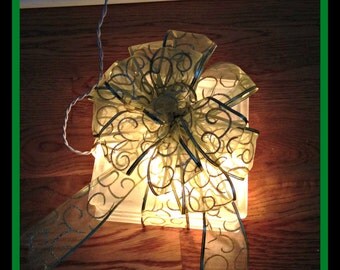 Elegant Green and Gold Scroll Lighted Gift Decor