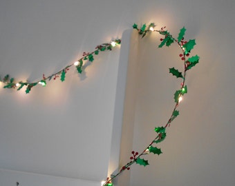 Holly Leaf Fairy Lights / String Lights - Christmas Decoration - LED Wire Garland - Battery Indoor Bedroom