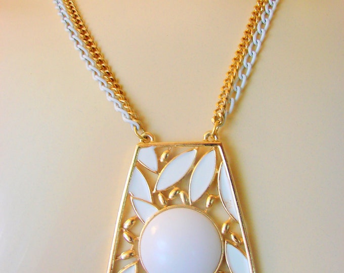 80s Modernist White Enamel Goldtone Lucite Pendant Necklace / Statement / Vintage Jewelry / Jewellery