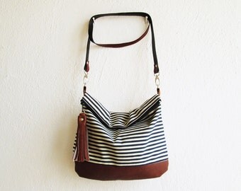 Nautical crossbody bag, Striped bag, Slouchy style, Summer bag, Day bag, Everyday Purse, Cross body bag, Navy blue and white