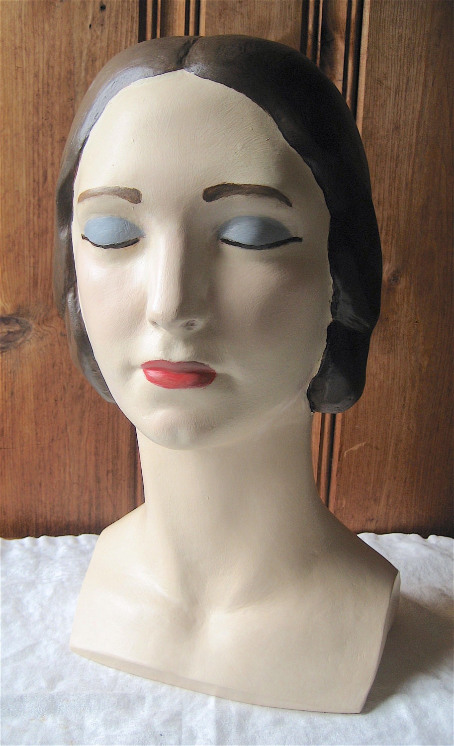 Closed Eyes Mannequin Head Female Classic Style Bust