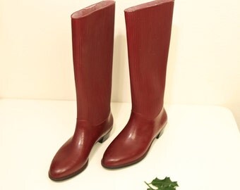 maroon rain boots