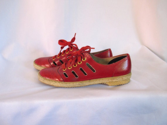SALE 1970s Keds Grasshoppers Red Vinyl Lace-Up Shoes Sz. 5/6