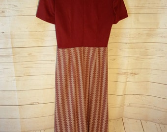 60's 70's Womens Vintage Hand made Polyester Maxi Shirt Dress - Maroon / Short Sleeved - Chevron - Retro Mod Hippie Long Dress - small