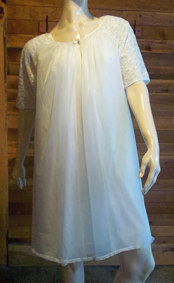 Vintage Lingerie 1960s VANITY FAIR White Chiffon Size XS