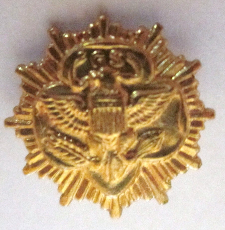 Pretty PinVintage Girl Scout Senior Membership Pin circa