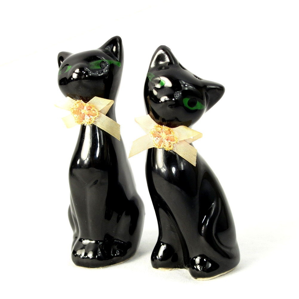 Black Cat Salt Pepper Shakers Sleek Sitting by ClarasChicBoutique Black Cat Salt Pepper Shakers Sleek Sitting by ClarasChicBoutique