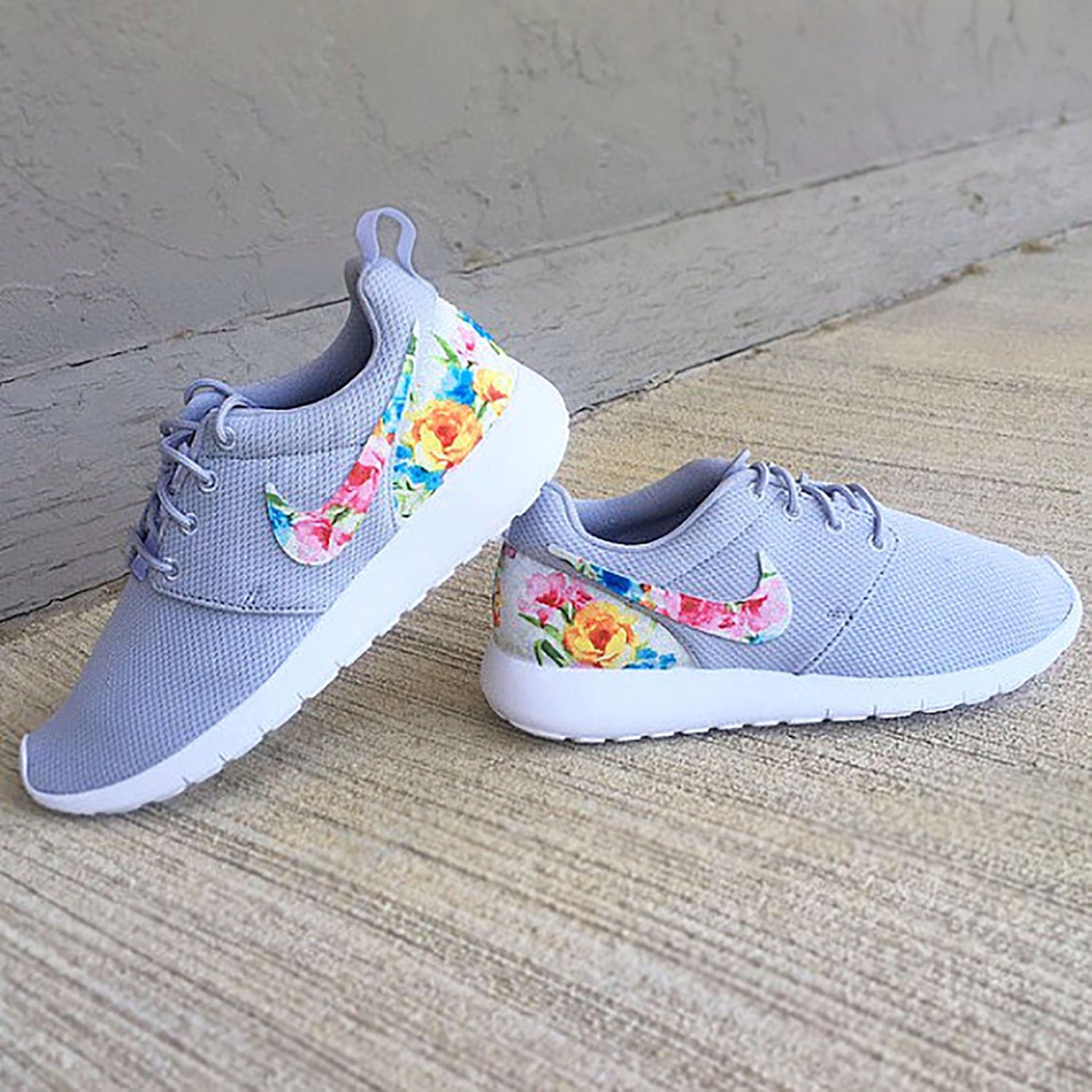 nike roshe run flowers