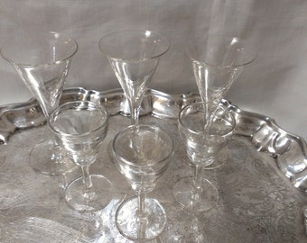 Lot of 6 Shot Glasses ( 659)