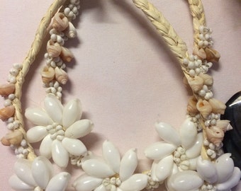 Tahitian white shell necklace from Hawaii