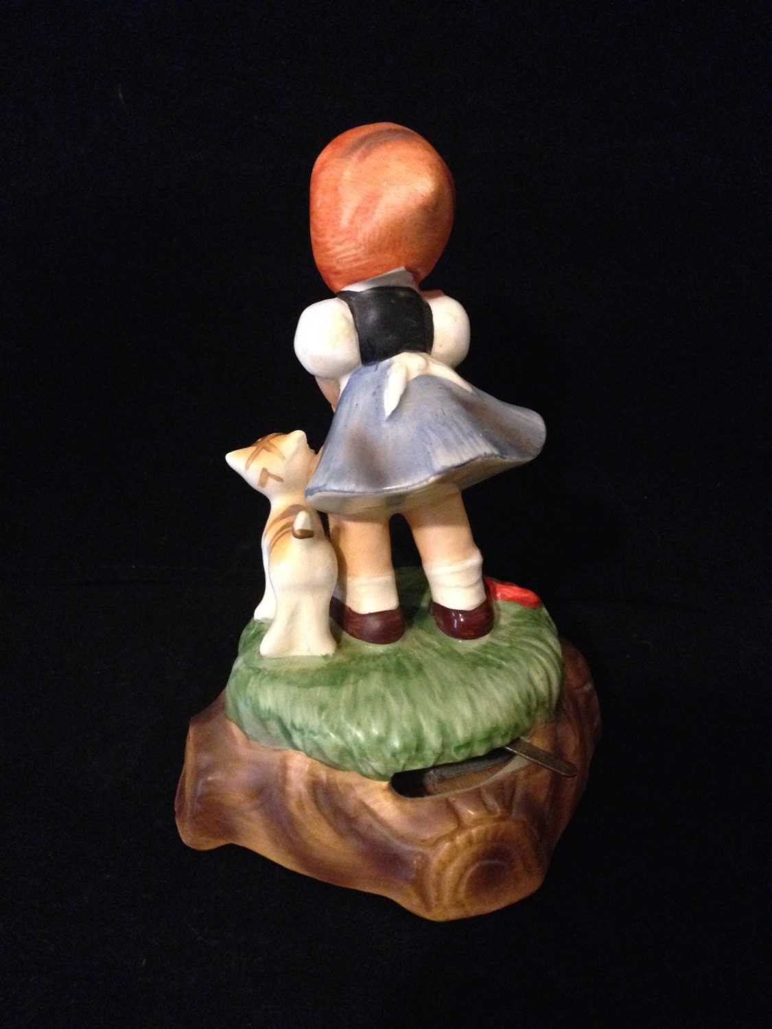 Hummel Music Box Curio Display Girl with Kitten Collectible