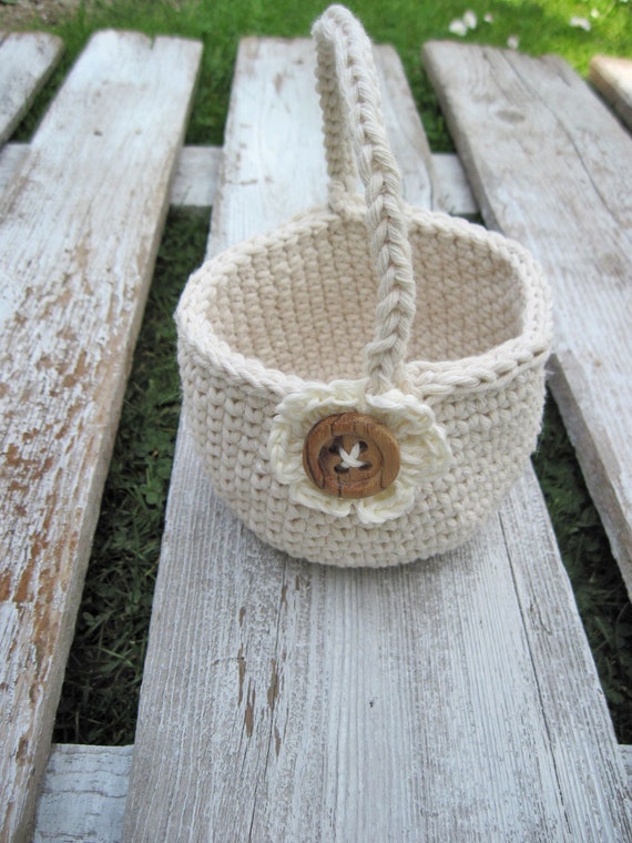 Crochet Flower Girl Basket heart gift Basket button by Degra2