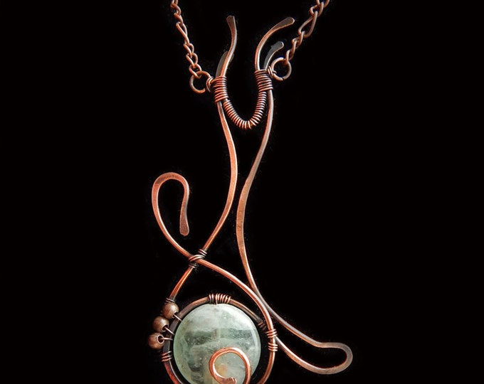 Cat silhouette pendant, Copper Wire winding, Simple form jewelry, Natural semi precious stone necklace, Casual jewelry, Animal style, Puss