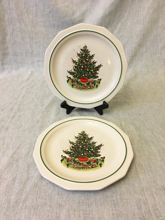 Vintage Pfaltzgraff Christmas Heritage Dinner Plates Set of