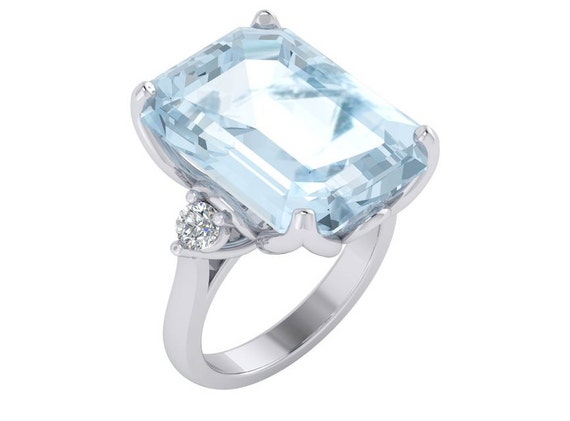 4 Carat Aquamarine Engagement Ring in 14k White gold. Emerald