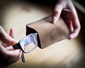 Personalized Leather Glasses Case, Eyeglass Case, Leather Glasses Sleeve, Leather Glasses Box