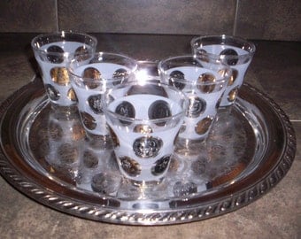 Beautiful set of 5 Retro Drinking Glasses