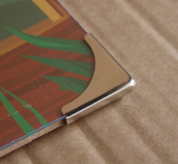 Items similar to Maxi 36 x 24" Metal Corner clip frameless Photo