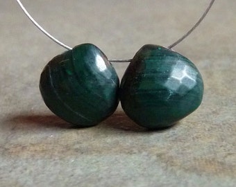AAA - Hunter Green MALACHITE Faceted Heart Briolette Beads 9mm - Pair