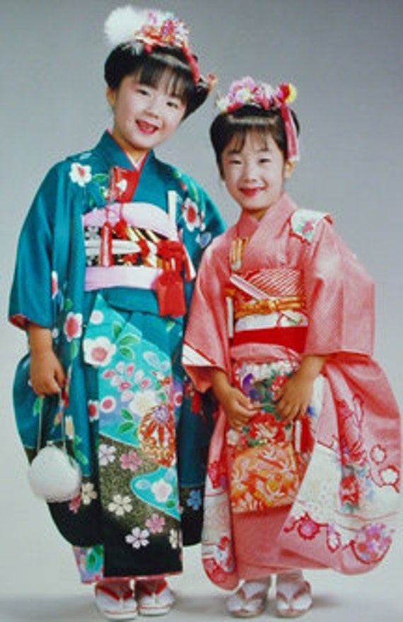 Download 10lbs Vintage Girls Kimonos by-Pound Vintage Silk