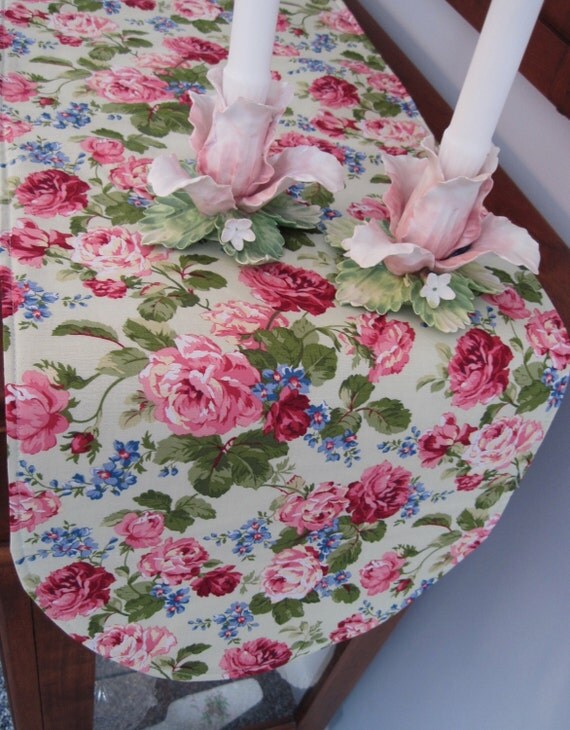 pink and green table runner