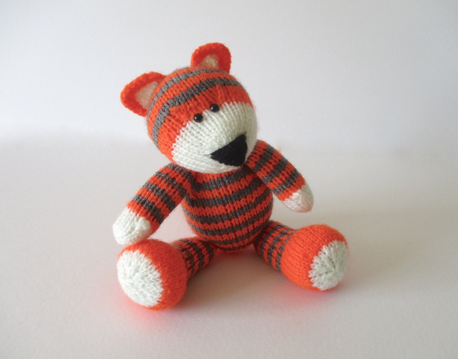 Toby the Tiger toy knitting pattern