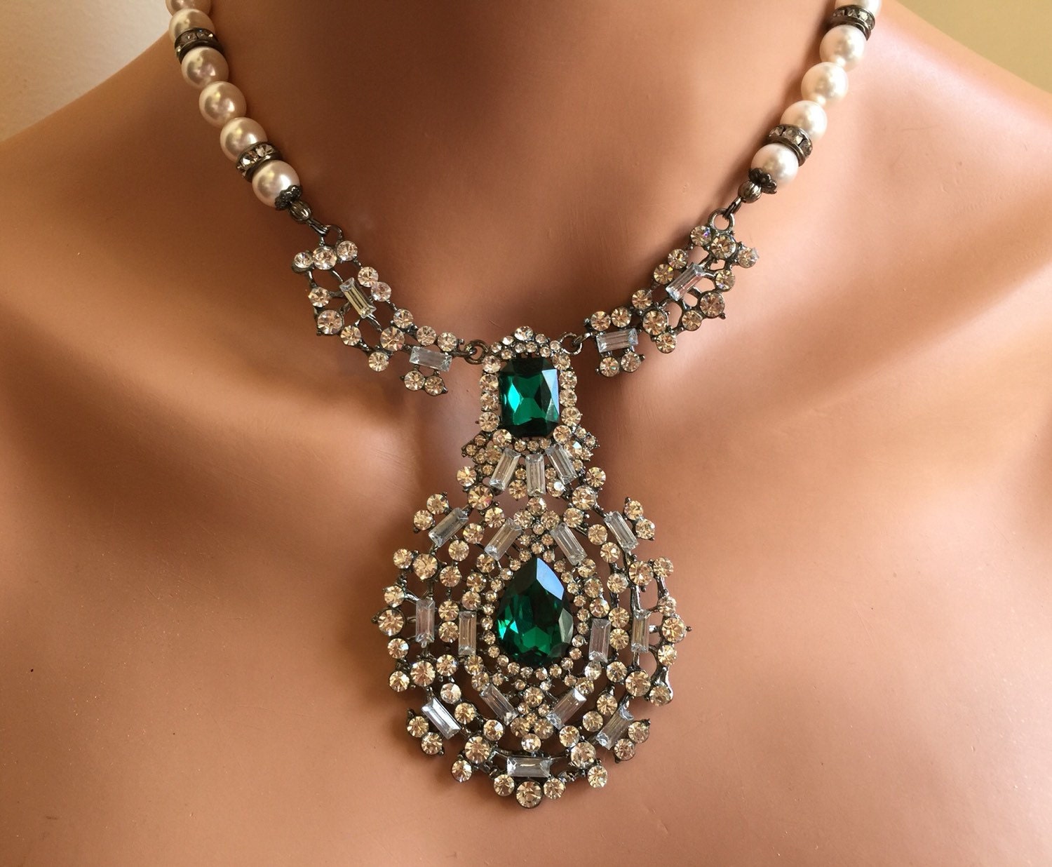 Emerald Green Rhinestone Necklace Earrings Set with Pearl and