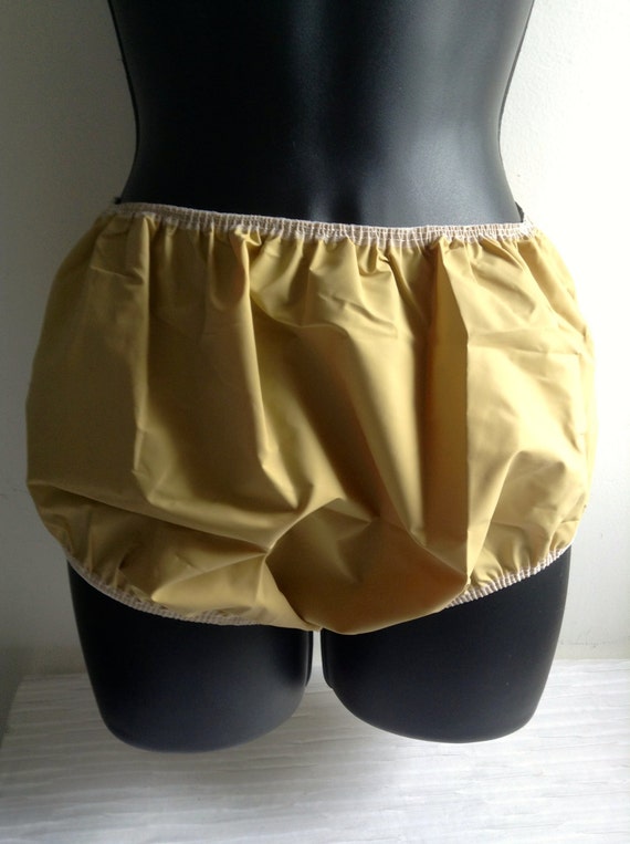 Vintage Rubber/Plastic Bloomers Panties. Size Medium.