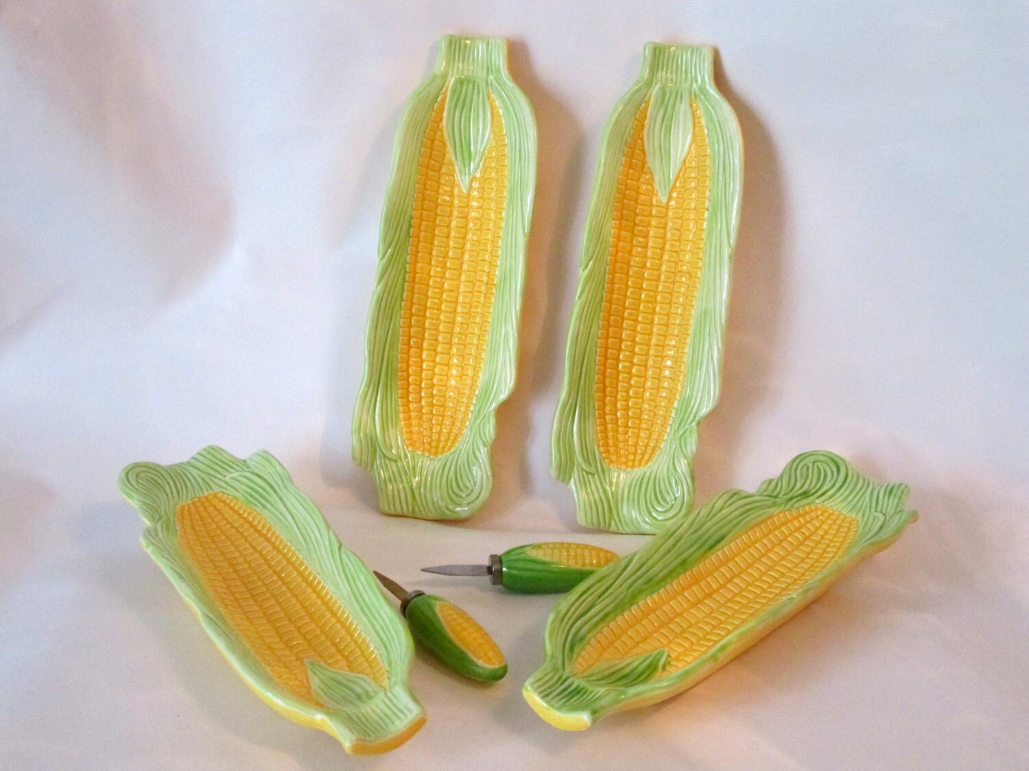 4 Ceramic Corn on the Cob Trays with 2 Holders. Made in Japan