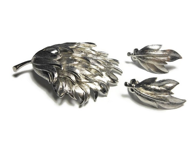 Pastelli leaves brooch and clip earrings by Royal of Pittsburgh, Pastelli was a line for Royal of Pittsburgh, a high end line