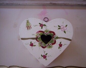 Wood heart bird house/Wood bird house/Valentine wood bird house/Handmade bird house/Hand painted bird house/Heart shaped wood bird house