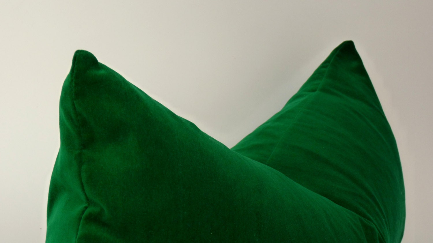 Emerald Green velvet pillow case // Green rectangle pillow