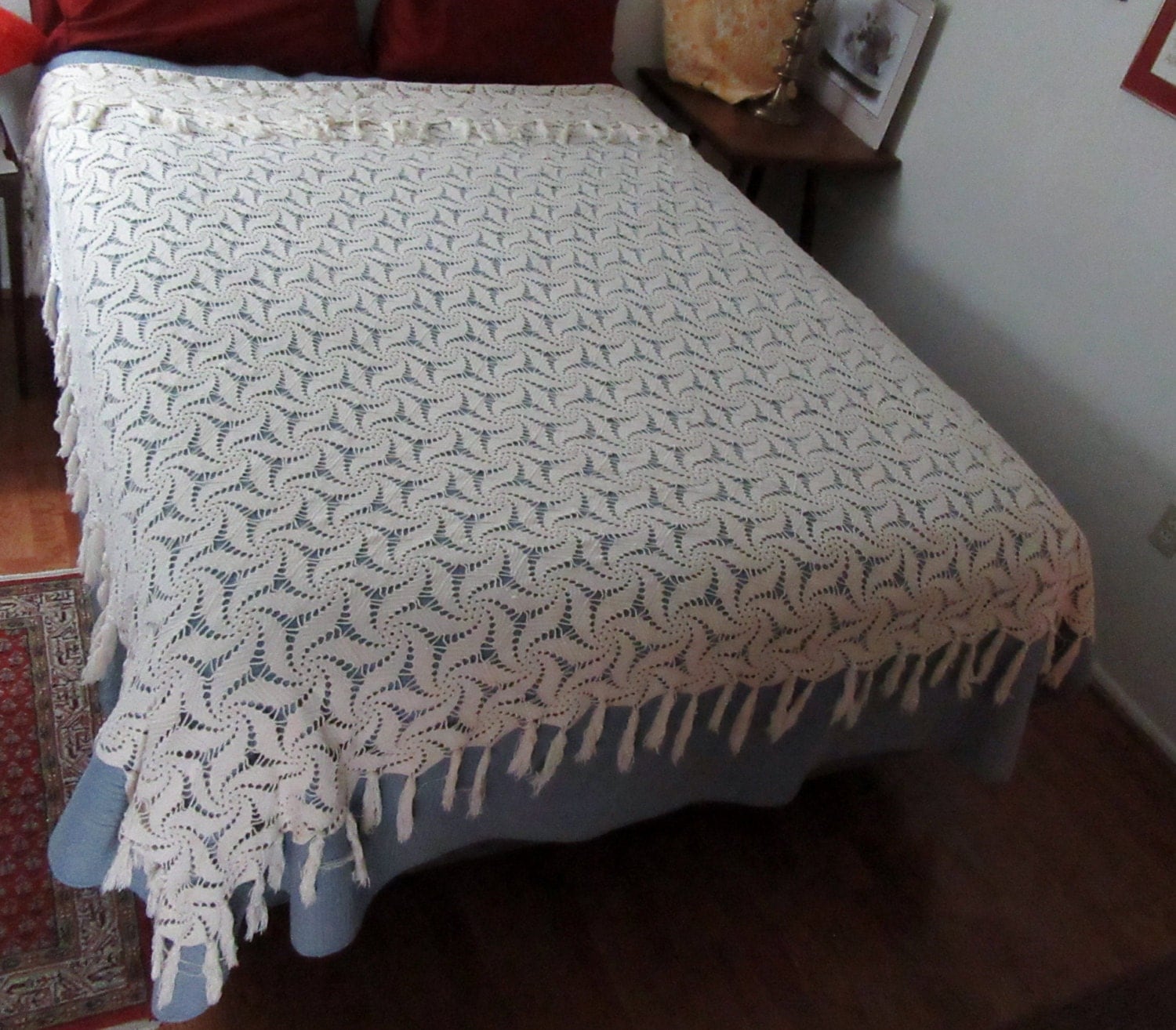 Hand Crocheted Bedspread Cover Queen Size pinwheel design