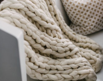 Chunky Knit Blanket, 32x54" Merino Chunky Throw Blanket, Giant Knit Blanket, Wool Blanket, Chunky Knit Blanket, Handmade Chunky Blanket